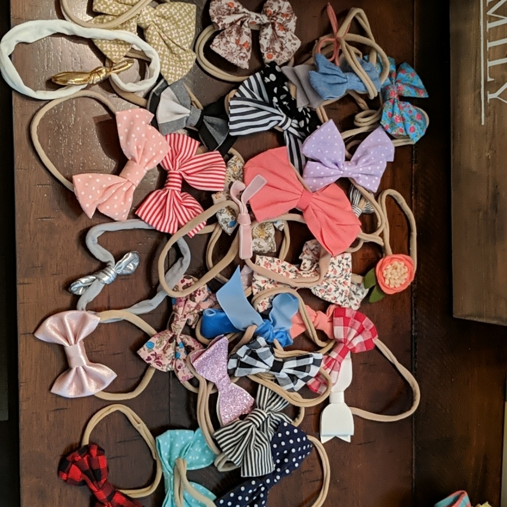Lot of adorable hairbands.